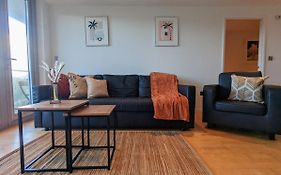 Apartment 100M From Fistral Beach- Underground Parking-Surf Shower & Locker- Sleeps 6